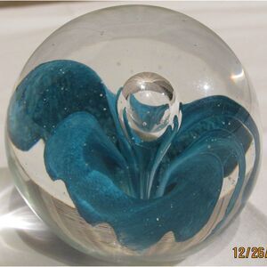 Blue floral paperweight large bubble in center blue flower art glass